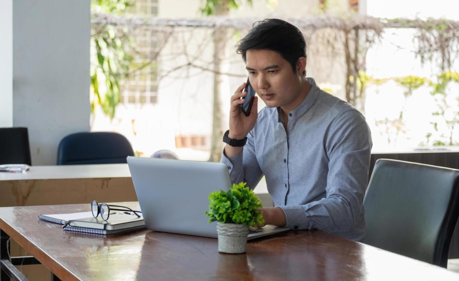 Espacio de trabajo colaborativo durante sesión de seguimiento financiero